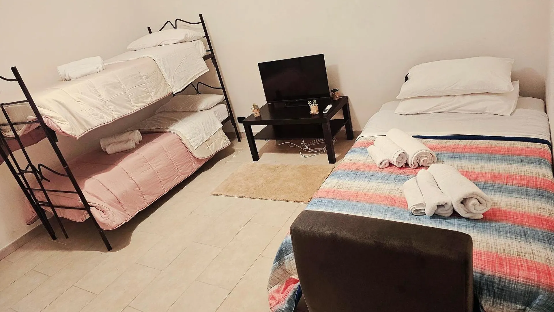 Anna'S House Near Airport Apartment Catania Italy